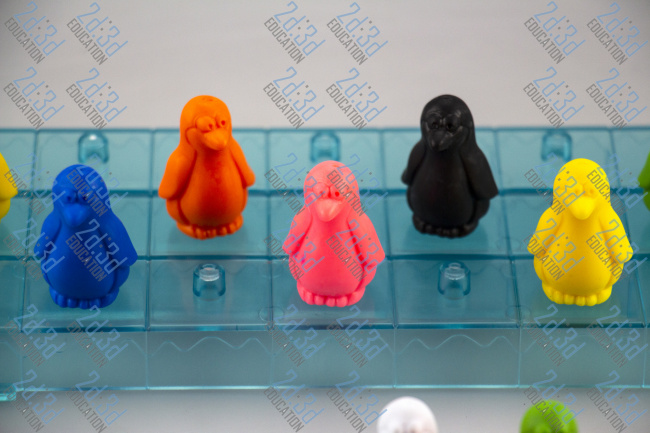 Набор разноцветных пингвинов на подставке для изучения счета